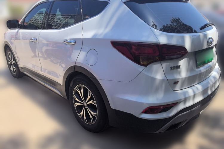Used Hyundai Santa Fe 2017 2.4L Automatic Two-Wheel Drive Smart Version 5 Seats Rear Left 45 Deg