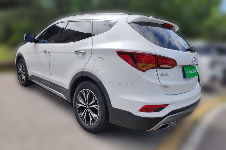 Used Hyundai Santa Fe 2017 2.0T Automatic All-Wheel Drive Smart 7-Seater Rear Left 45 Deg