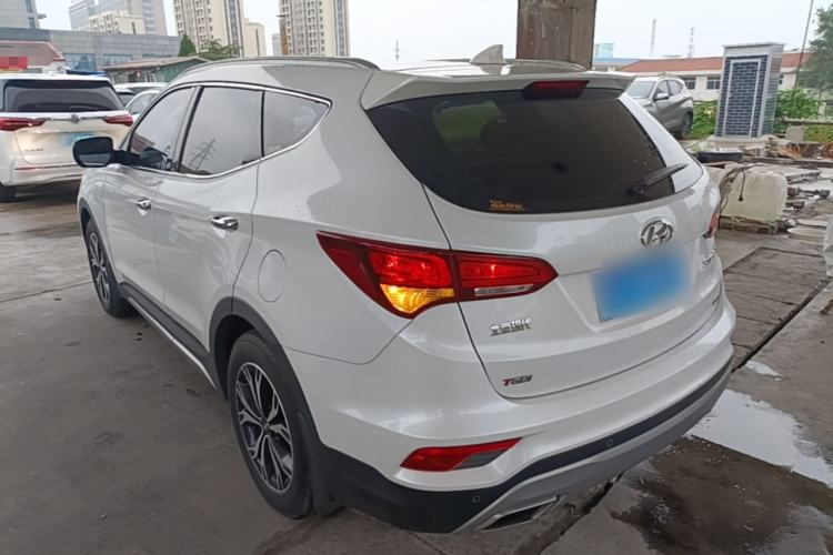 Used Hyundai Santa Fe 2017 2.0T Automatic All-Wheel Drive Smart 7-Seater Rear Left 45 Deg