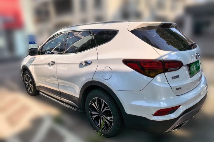 Used Hyundai Santa Fe 2017 2.0T Automatic Two-Wheel Drive Smart Version 7 Seats Rear Left 45 Deg