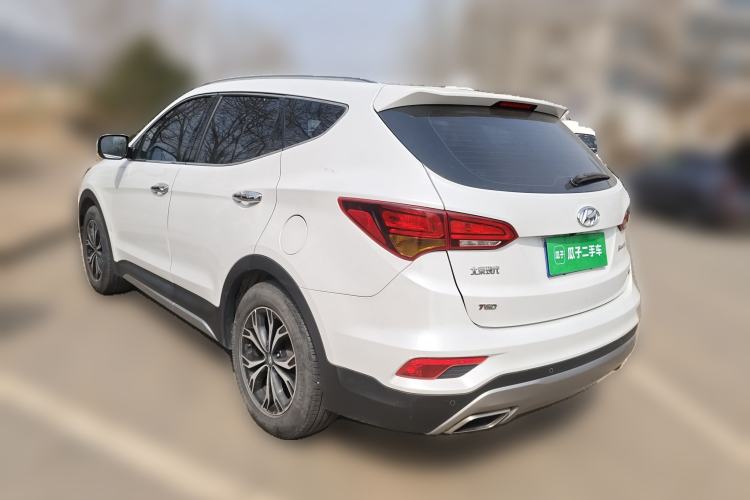 Used Hyundai Santa Fe 2017 2.0T Automatic All-Wheel Drive Smart 7-Seater Rear Left 45 Deg