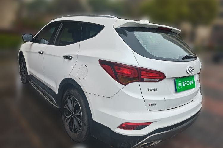 Used Hyundai Santa Fe 2017 2.0T Automatic Two-Wheel Drive Smart Version 7 Seats Rear Left 45 Deg