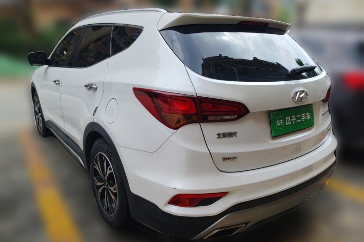 Used Hyundai Santa Fe 2017 2.0T Automatic All-Wheel Drive Smart 7-Seater Rear Left 45 Deg