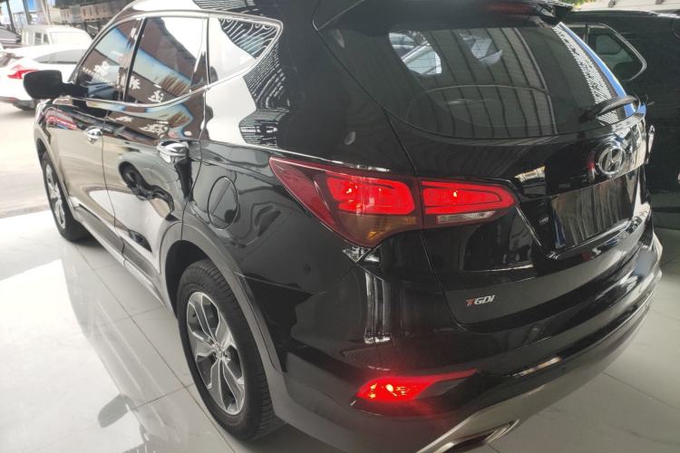 Used Hyundai Santa Fe 2017 2.0T Automatic All-Wheel Drive Smart 7-Seater Rear Left 45 Deg