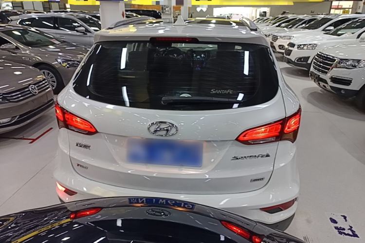Used Hyundai Santa Fe 2017 2.0T Automatic All-Wheel Drive Smart 7-Seater Rear