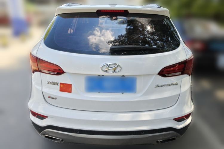 Used Hyundai Santa Fe 2017 2.0T Automatic Two-Wheel Drive Smart Version 7 Seats Rear