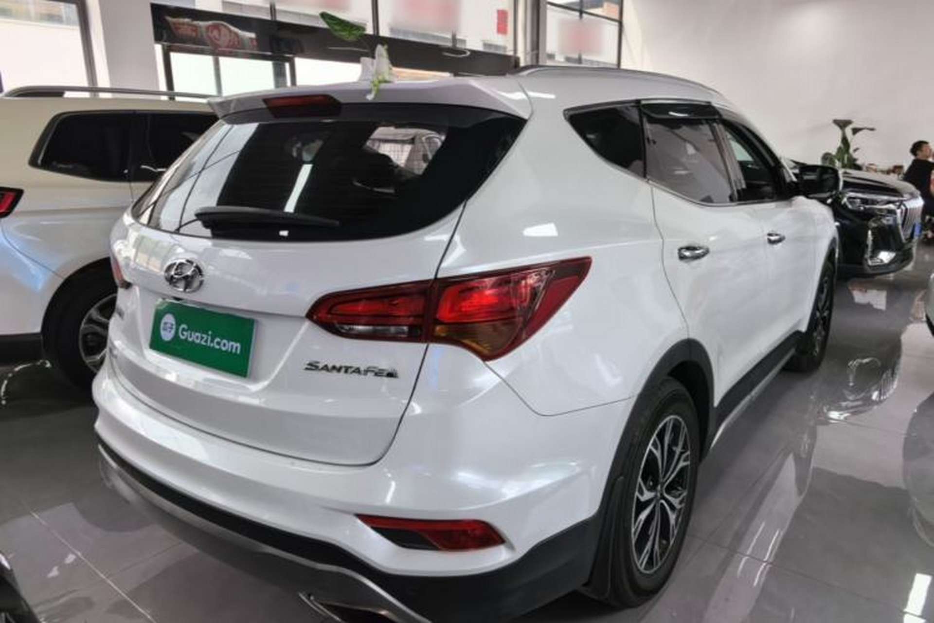 Used Hyundai Santa Fe 2017 2.0T Automatic Two-Wheel Drive Smart Version 7 Seats Rear Right 45 Deg