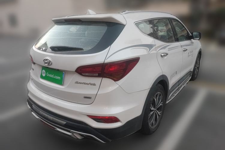Used Hyundai Santa Fe 2017 2.0T Automatic All-Wheel Drive Smart 7-Seater Rear Right 45 Deg