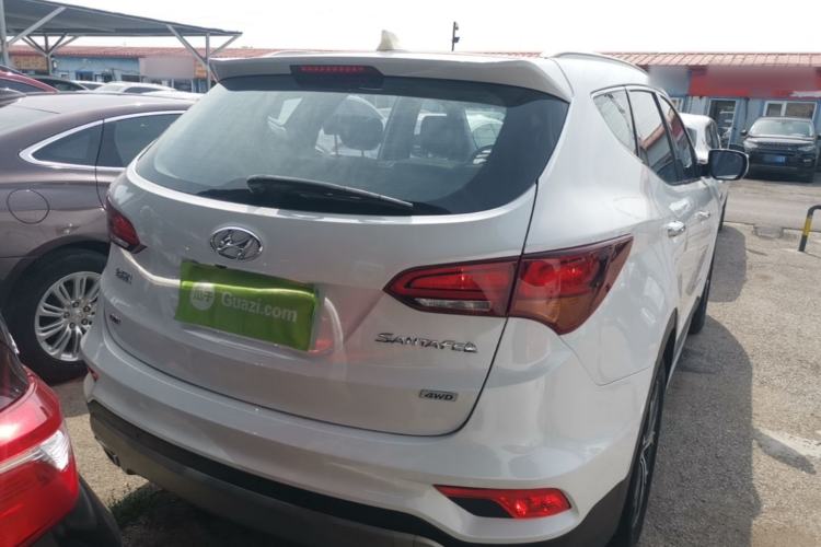 Used Hyundai Santa Fe 2017 2.4L Automatic Two-Wheel Drive Smart Version 5 Seats Rear Right 45 Deg
