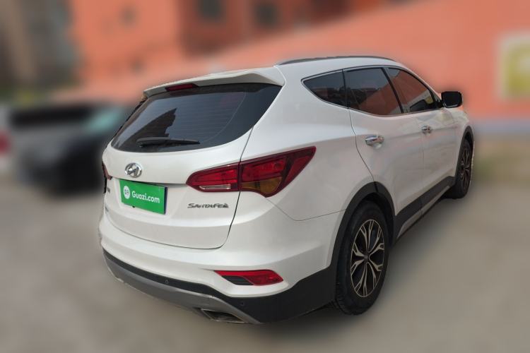 Used Hyundai Santa Fe 2017 2.0T Automatic Two-Wheel Drive Smart Version 7 Seats Rear Right 45 Deg