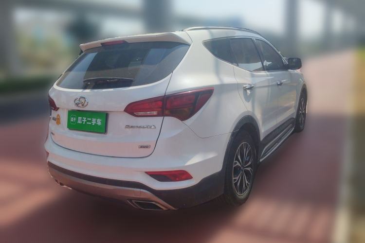 Used Hyundai Santa Fe 2017 2.0T Automatic All-Wheel Drive Smart 7-Seater Rear Right 45 Deg