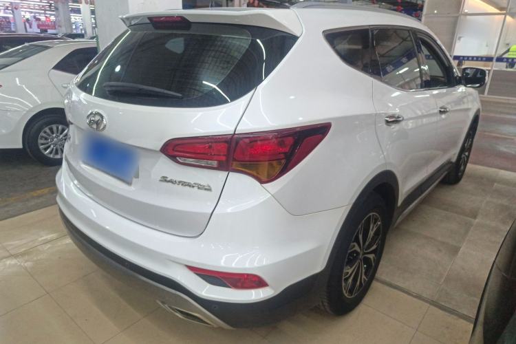 Used Hyundai Santa Fe 2017 2.4L Automatic Two-Wheel Drive Smart Version 5 Seats Rear Right 45 Deg