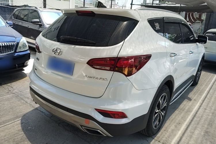Used Hyundai Santa Fe 2017 2.4L Automatic Two-Wheel Drive Smart Version 5 Seats Rear Right 45 Deg