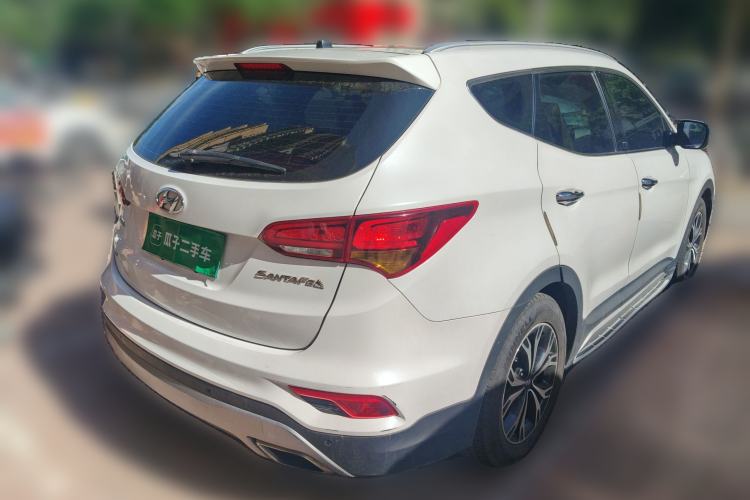 Used Hyundai Santa Fe 2017 2.4L Automatic Two-Wheel Drive Smart Version 5 Seats Rear Right 45 Deg