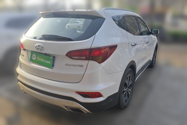 Used Hyundai Santa Fe 2017 2.4L Automatic Two-Wheel Drive Smart Version 5 Seats Rear Right 45 Deg