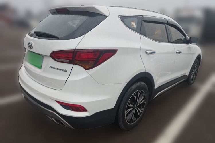 Used Hyundai Santa Fe 2017 2.4L Automatic Two-Wheel Drive Smart Version 5 Seats Rear Right 45 Deg