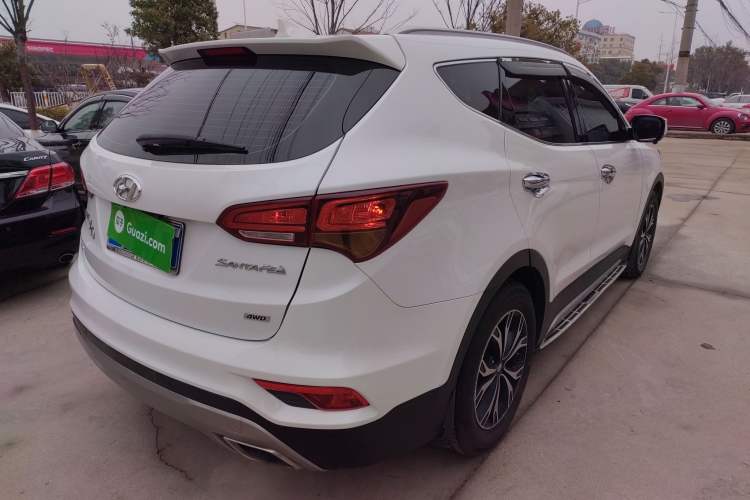 Used Hyundai Santa Fe 2017 2.0T Automatic All-Wheel Drive Smart 7-Seater Rear Right 45 Deg