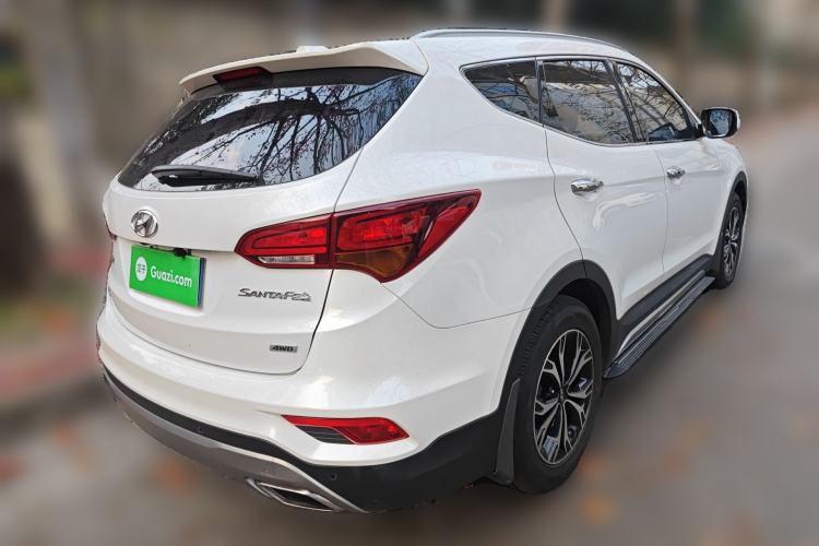 Used Hyundai Santa Fe 2017 2.0T Automatic All-Wheel Drive Smart 7-Seater Rear Right 45 Deg