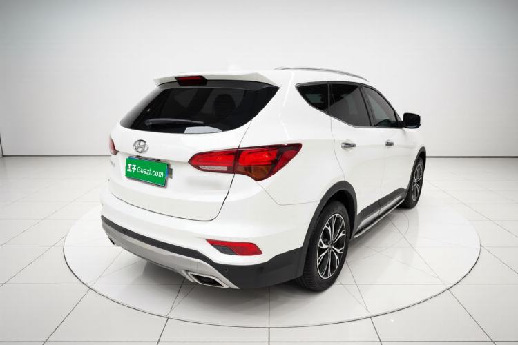 Used Hyundai Santa Fe 2017 2.4L Automatic Two-Wheel Drive Smart Version 5 Seats Rear Right 45 Deg