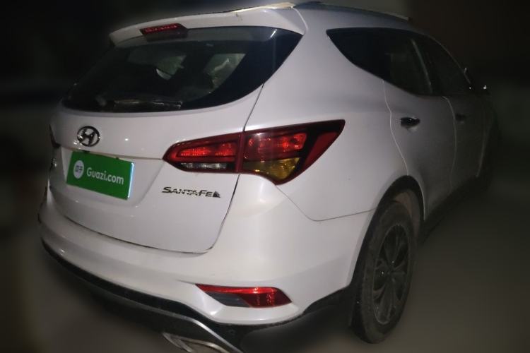 Used Hyundai Santa Fe 2017 2.4L Automatic Two-Wheel Drive Smart Version 5 Seats Rear Right 45 Deg