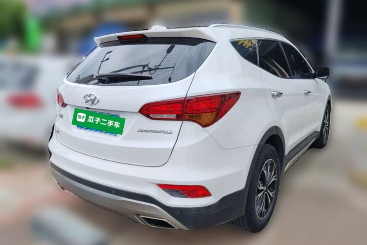 Used Hyundai Santa Fe 2017 2.4L Automatic Two-Wheel Drive Smart Version 5 Seats Rear Right 45 Deg