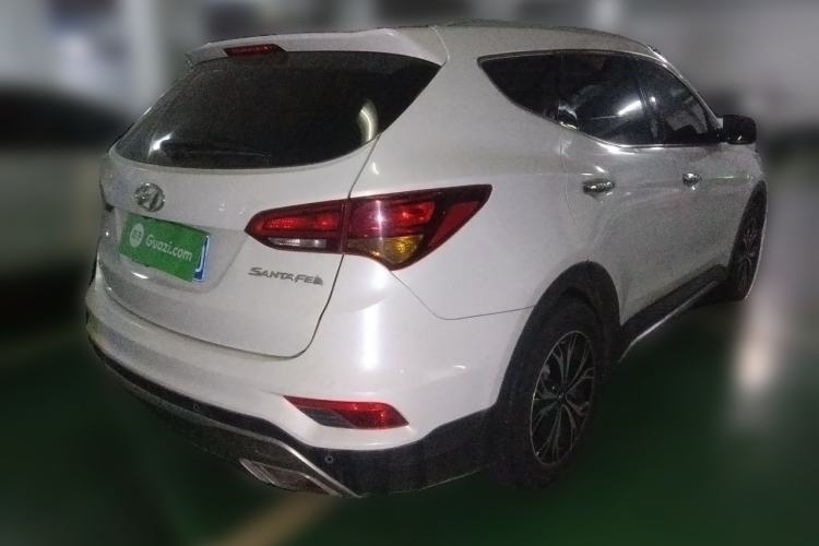 Used Hyundai Santa Fe 2017 2.4L Automatic Two-Wheel Drive Smart Version 5 Seats Rear Right 45 Deg
