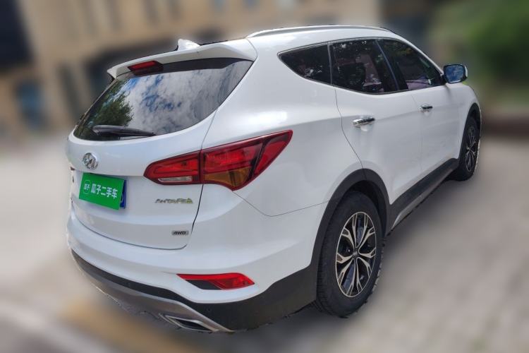 Used Hyundai Santa Fe 2017 2.0T Automatic All-Wheel Drive Smart 7-Seater Rear Right 45 Deg