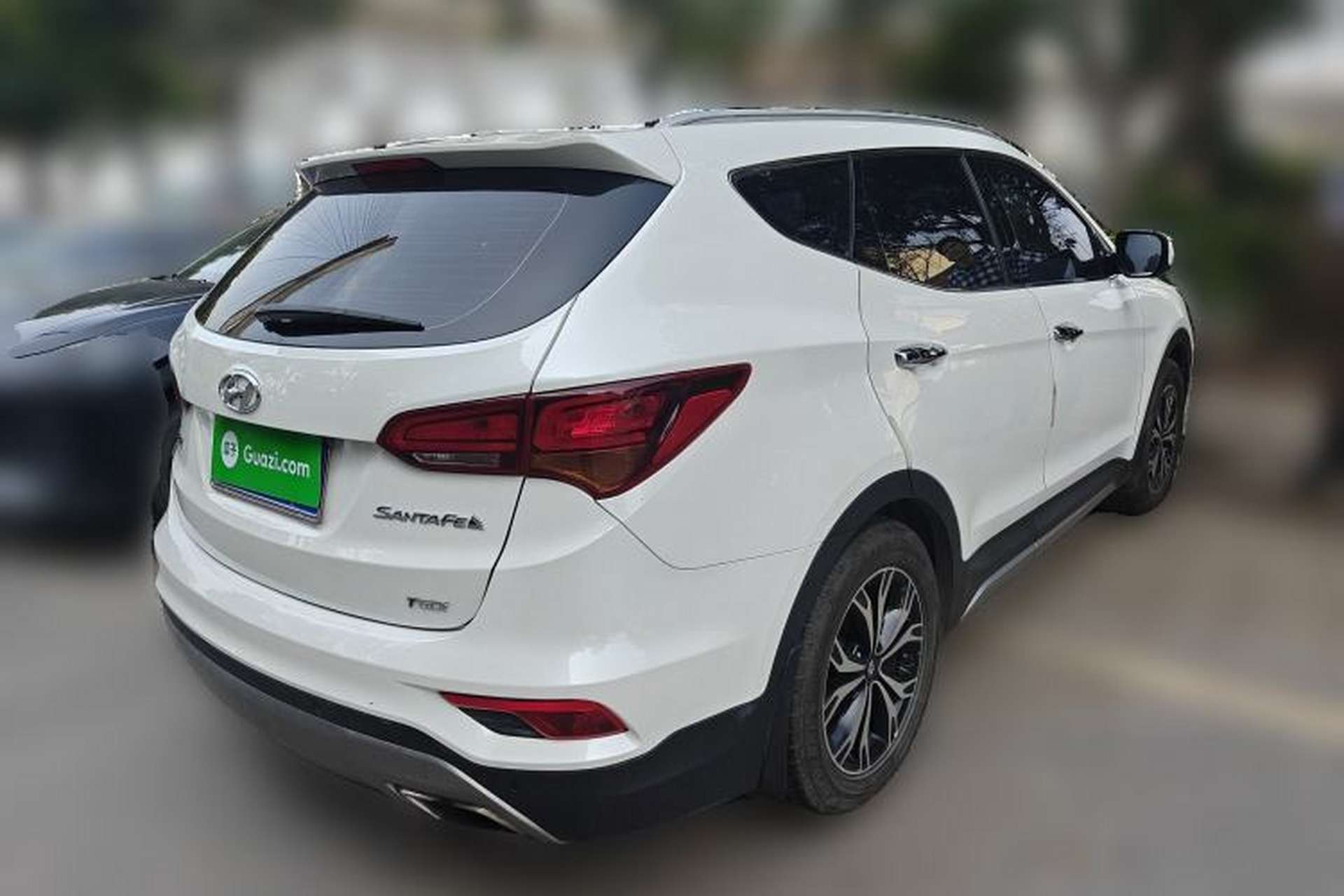 Used Hyundai Santa Fe 2017 2.0T Automatic Two-Wheel Drive Smart Version 7 Seats Rear Right 45 Deg