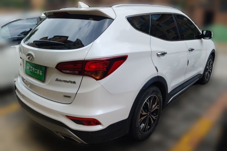 Used Hyundai Santa Fe 2017 2.0T Automatic All-Wheel Drive Smart 7-Seater Rear Right 45 Deg