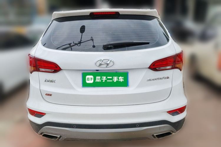 Used Hyundai Santa Fe 2017 2.4L Automatic Two-Wheel Drive Smart Version 5 Seats Rear