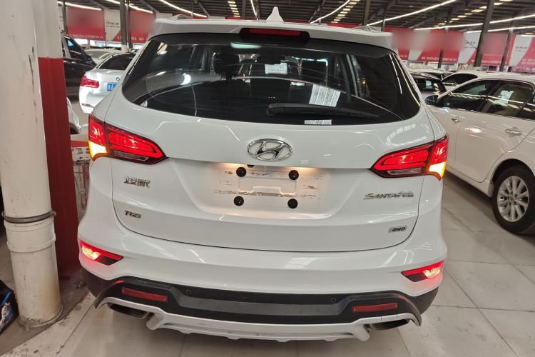 Used Hyundai Santa Fe 2017 2.0T Automatic All-Wheel Drive Smart 7-Seater Rear