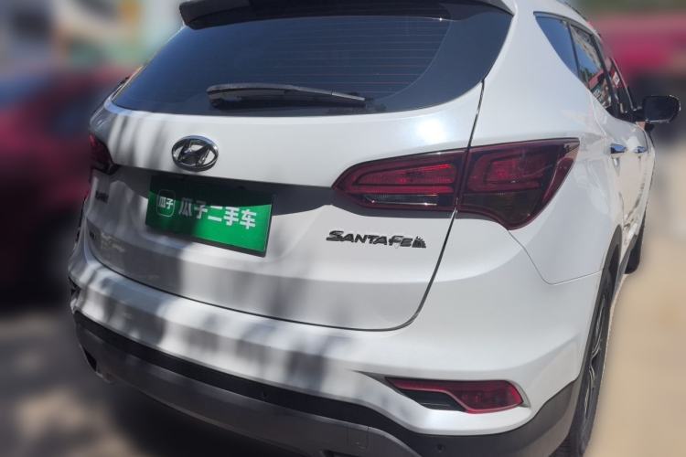 Used Hyundai Santa Fe 2017 2.4L Automatic Two-Wheel Drive Smart Version 5 Seats Rear