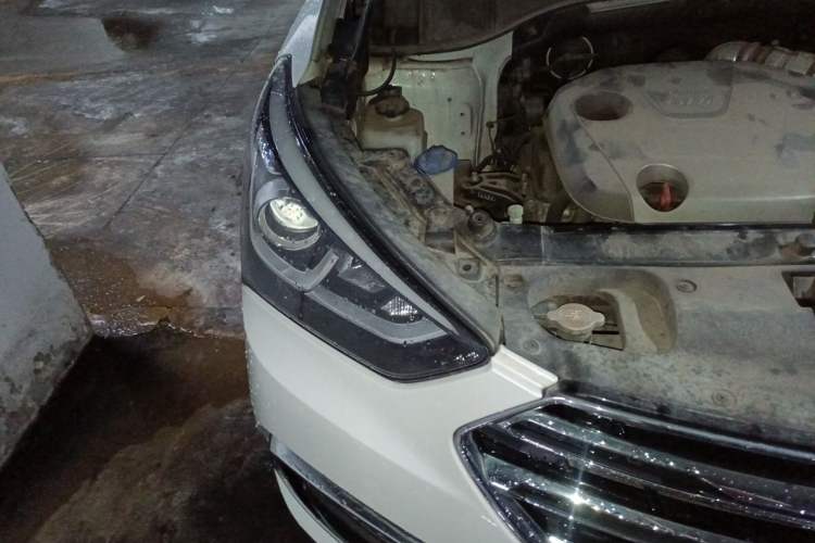 Used Hyundai Santa Fe 2017 2.0T Automatic Two-Wheel Drive Smart Version 7 Seats Right Front Headlight