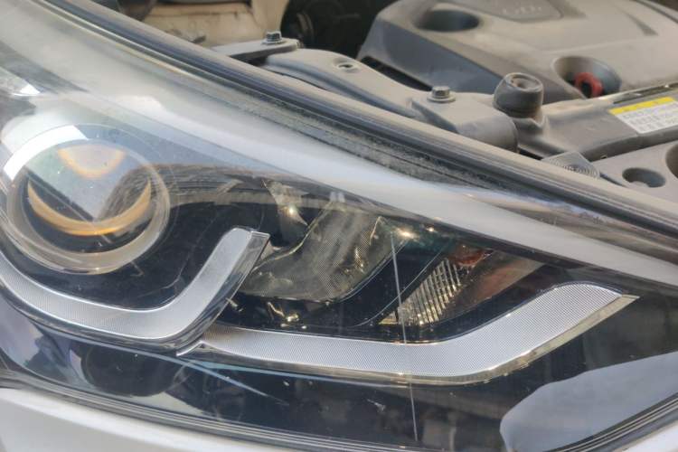 Used Hyundai Santa Fe 2017 2.0T Automatic Two-Wheel Drive Smart Version 7 Seats Right Front Headlight