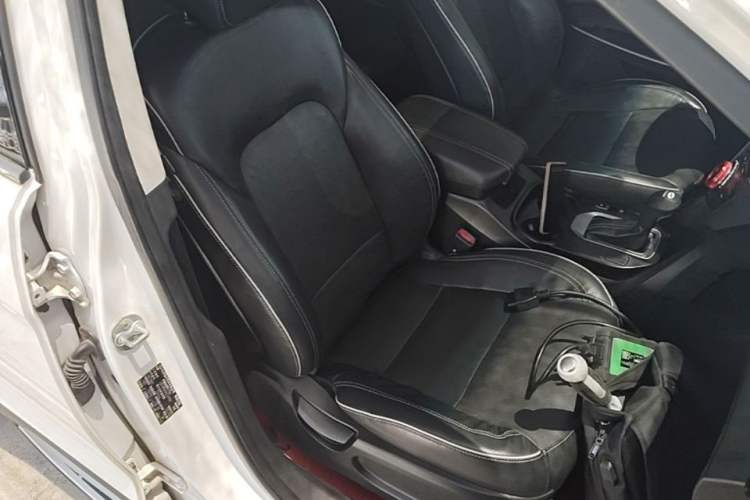 Used Hyundai Santa Fe 2017 2.4L Automatic Two-Wheel Drive Smart Version 5 Seats Right Front Seat