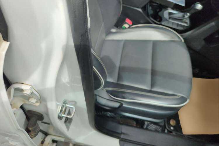 Used Hyundai Santa Fe 2017 2.0T Automatic All-Wheel Drive Smart 7-Seater Right Front Seat