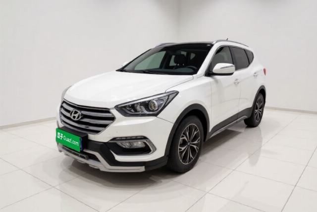 Used Hyundai Santa Fe 2017 2.4L Automatic Two-Wheel Drive Smart Version 5 Seats