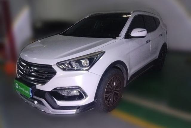 Used Hyundai Santa Fe 2017 2.4L Automatic Two-Wheel Drive Smart Version 5 Seats