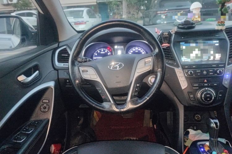 Used Hyundai Santa Fe 2017 2.0T Automatic All-Wheel Drive Smart 7-Seater Steering Wheel