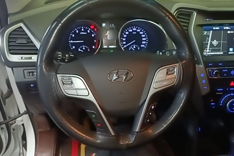 Used Hyundai Santa Fe 2017 2.0T Automatic All-Wheel Drive Smart 7-Seater Steering Wheel