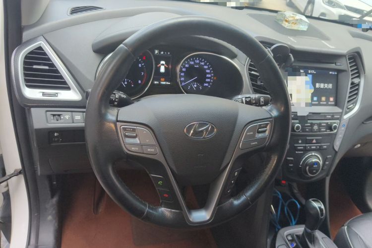 Used Hyundai Santa Fe 2017 2.0T Automatic Two-Wheel Drive Smart Version 7 Seats Steering Wheel