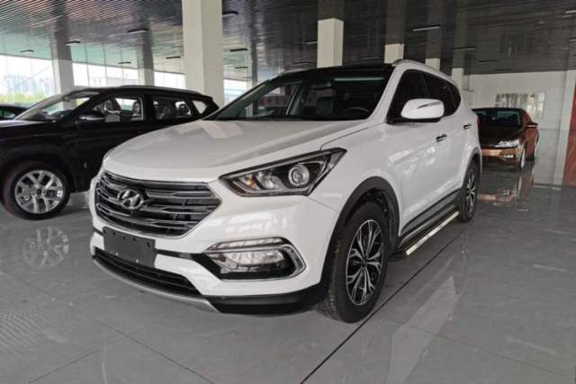 Used Hyundai Santa Fe 2017 2.0T Automatic Two-Wheel Drive Smart Version 7 Seats