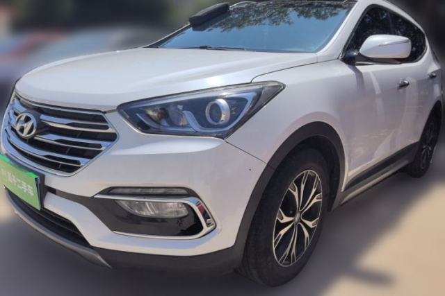 Used Hyundai Santa Fe 2017 2.4L Automatic Two-Wheel Drive Smart Version 5 Seats