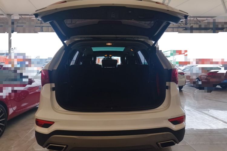 Used Hyundai Santa Fe 2017 2.0T Automatic All-Wheel Drive Smart 7-Seater Trunk