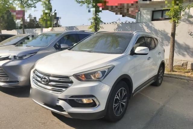 Used Hyundai Santa Fe 2017 2.0T Automatic Two-Wheel Drive Smart Version 7 Seats