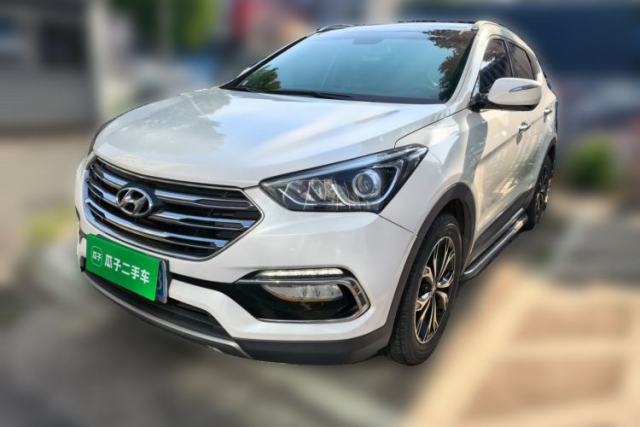 Used Hyundai Santa Fe 2017 2.0T Automatic Two-Wheel Drive Smart Version 7 Seats