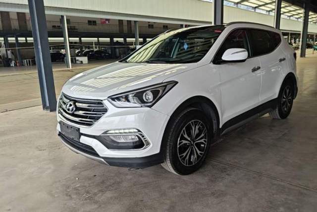 Ojetý Hyundai Santa Fe 2017 2.0T Automatic Two-Wheel Drive Smart Version 7 Seats