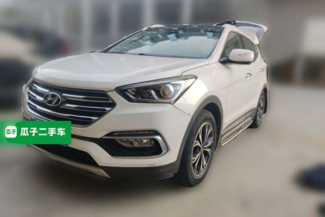 Used Hyundai Santa Fe 2017 2.0T Automatic Two-Wheel Drive Smart Version 7 Seats