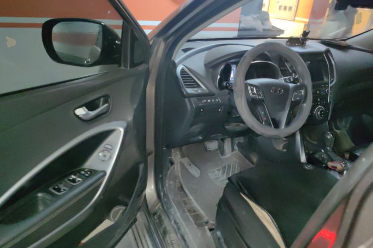 Used Hyundai Santa Fe 2017 2.0T Automatic All-Wheel Drive Smart 7-Seater Driver Seat
