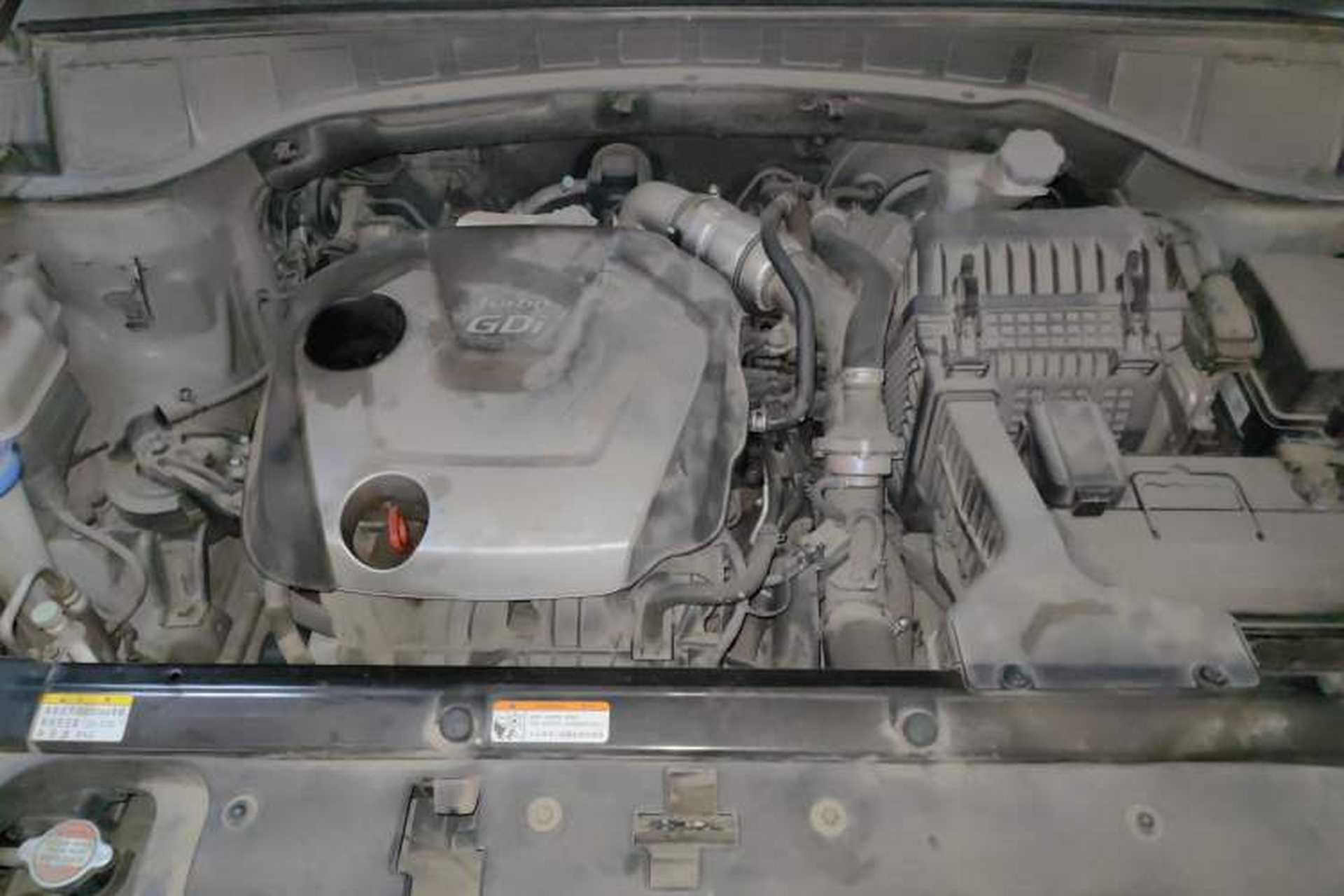 Used Hyundai Santa Fe 2017 2.0T Automatic All-Wheel Drive Smart 7-Seater Engine Bay
